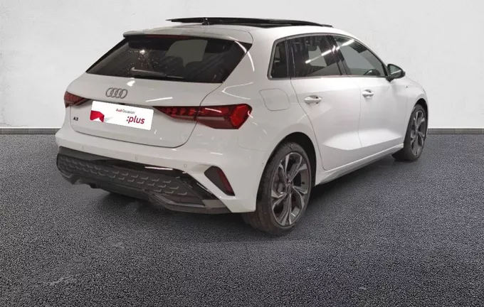 AUDI A3 Sportback TFSI Mild Hybrid 150 S tronic 7 S line extérieur trois quart arrière droit 2130375