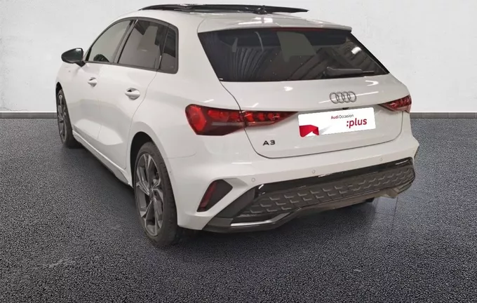 AUDI A3 Sportback TFSI Mild Hybrid 150 S tronic 7 S line extérieur trois quart arrière gauche 2130375
