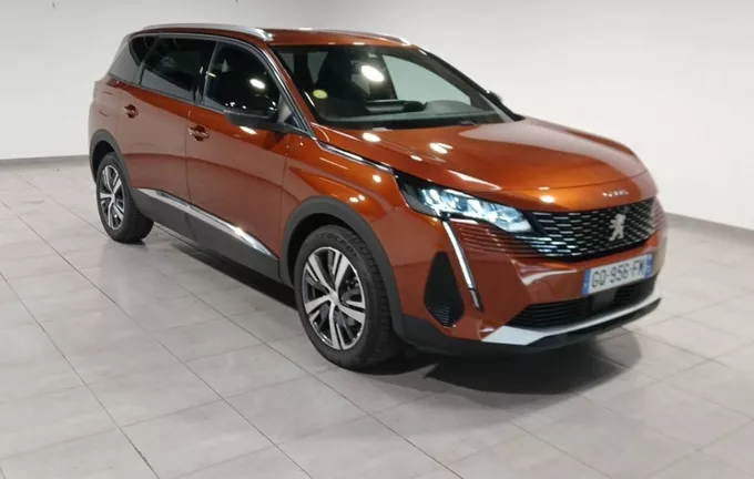 PEUGEOT 5008 BlueHDi 130ch S&S EAT8 Allure Pack extérieur trois quart avant droit 2130501
