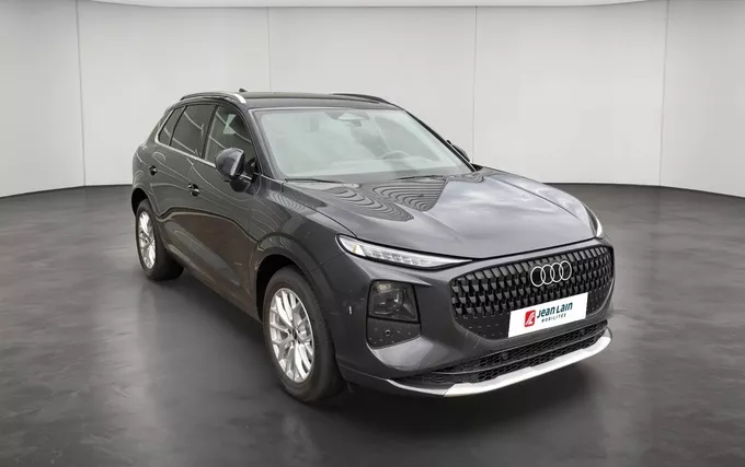 AUDI Q3 TFSI 150 ch Hybride S tronic 7 Advanced extérieur trois quart avant droit 5734