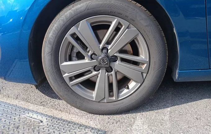 PEUGEOT 308 Hybrid 145 e-DCS6 Style photo 13 946098