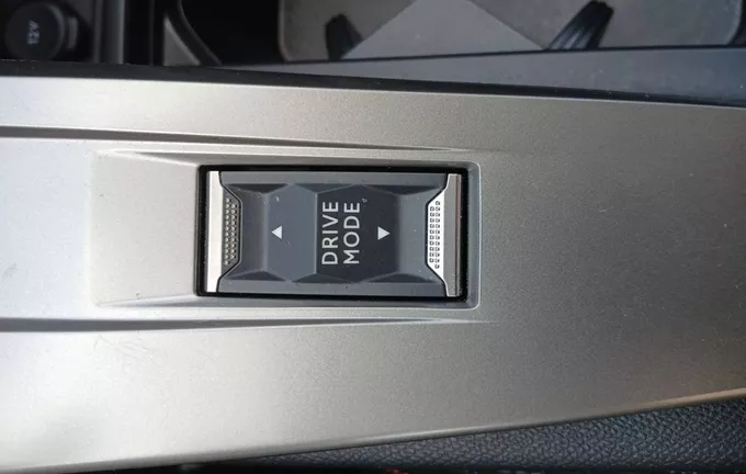 PEUGEOT 308 Hybrid 145 e-DCS6 Style photo 15 946098