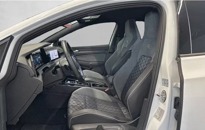 VOLKSWAGEN GOLF 1.5 eTSI OPF 150 DSG7 R-Line extérieur trois quart arrière droit 2128994
