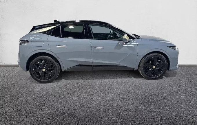 DS DS3 N°4 Hybride 145 Performance Line extérieur côté droit 058154