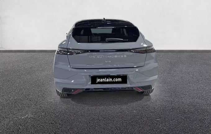 DS DS3 N°4 Hybride 145 Performance Line extérieur arrière 058154