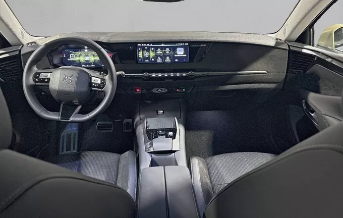 DS DS3 N°4 Hybride 145 Performance Line photo 18 058154
