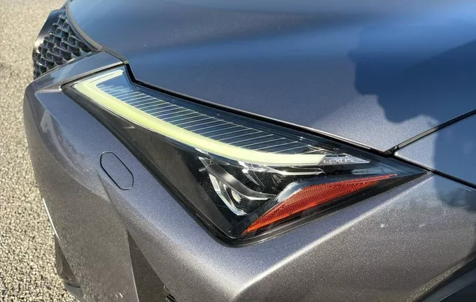 LEXUS UX 250h 2WD F SPORT photo 22 1103076