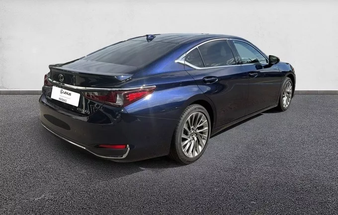LEXUS ES 300h Executive extérieur trois quart arrière droit 1103400