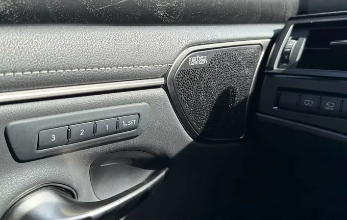 LEXUS ES 300h Executive photo 21 1103400