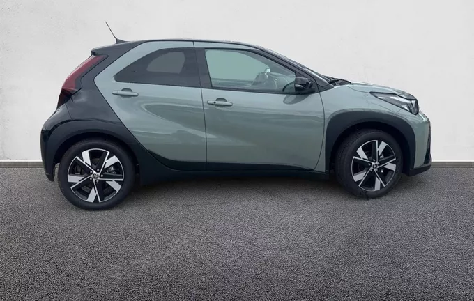 TOYOTA AYGO X Hybride 116h Graphic extérieur côté droit 201728