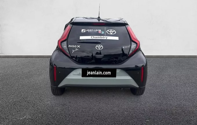 TOYOTA AYGO X Hybride 116h Graphic extérieur arrière 201728