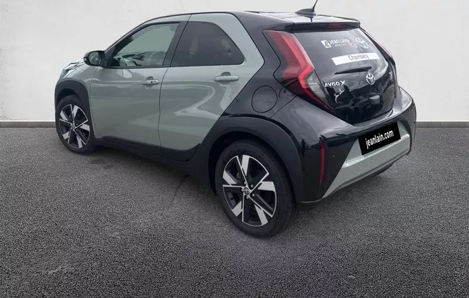 TOYOTA AYGO X Hybride 116h Graphic extérieur trois quart arrière gauche 201728