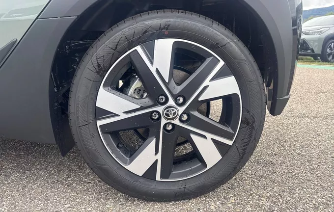 TOYOTA AYGO X Hybride 116h Graphic photo 9 201728