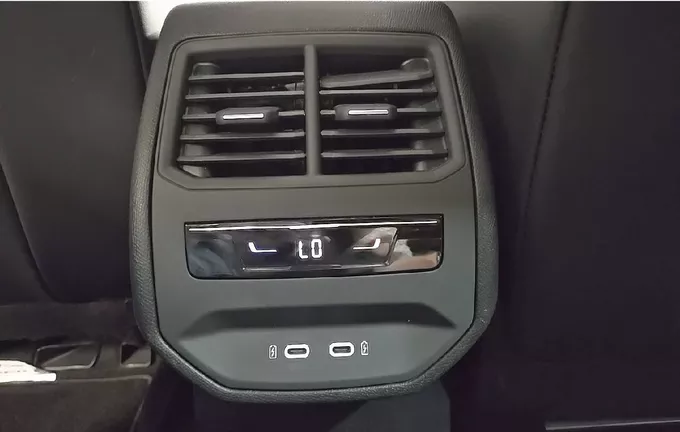 CUPRA FORMENTOR 1.5 eTSI Hybrid 150 ch DSG7 V photo 20 2129404