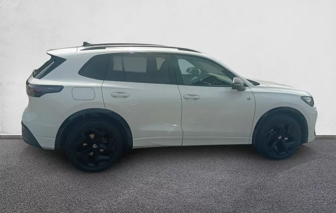 VOLKSWAGEN TIGUAN 1.5 eTSI 150ch DSG7 R-Line extérieur côté droit 0870