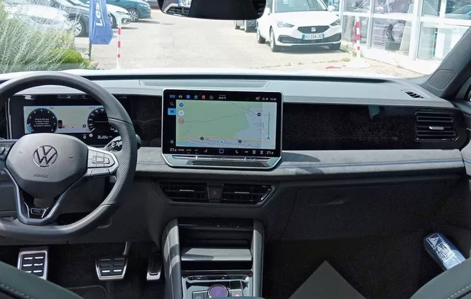 VOLKSWAGEN TIGUAN 1.5 eTSI 150ch DSG7 R-Line photo 18 0870