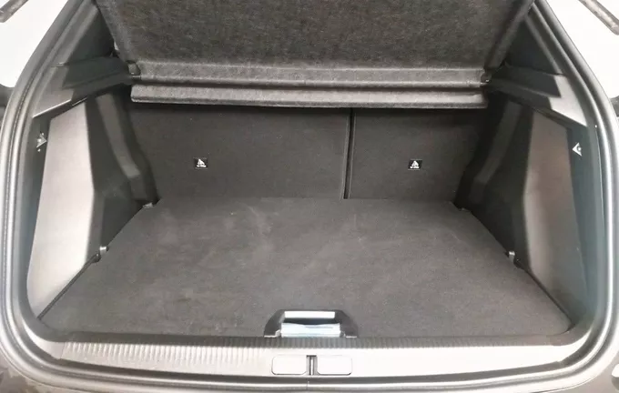 PEUGEOT 2008 100 S&S BVM6 Allure extérieur arrière 945180