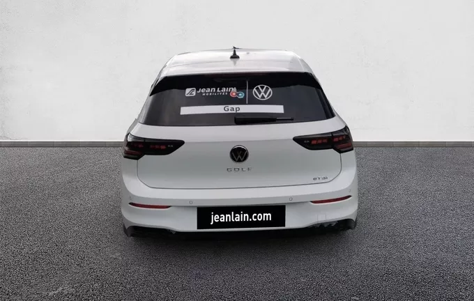 VOLKSWAGEN GOLF 1.5 eTSI EVO2 150 DSG7 R-Line Edition extérieur arrière 9656