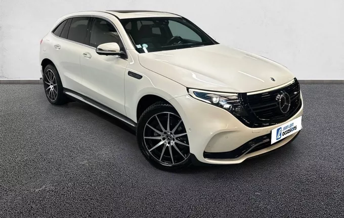 MERCEDES EQC 400 4Matic AMG Line extérieur trois quart avant droit 2133018