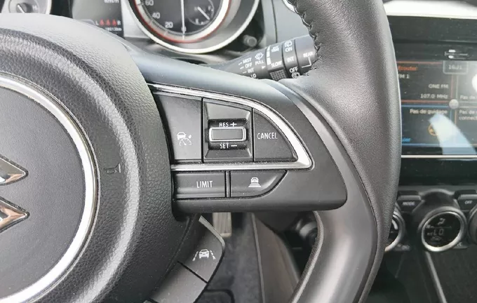 SUZUKI SWIFT 1.2 Dualjet Hybrid AllGrip Pack photo 12 13882
