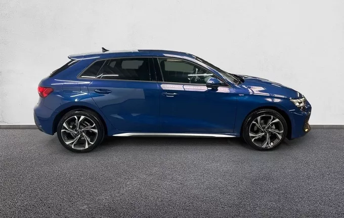 AUDI A3 Sportback TFSI Mild Hybrid 116 S tronic 7 S line extérieur côté droit 2129781