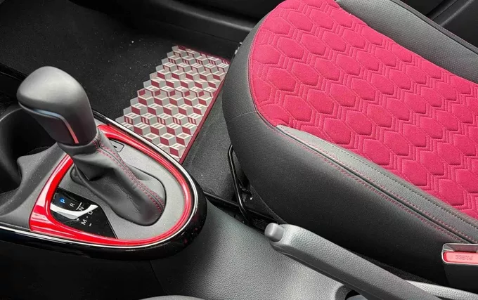 TOYOTA AYGO X 1.0 VVT-i 72 S-CVT Undercover photo 13 1104082