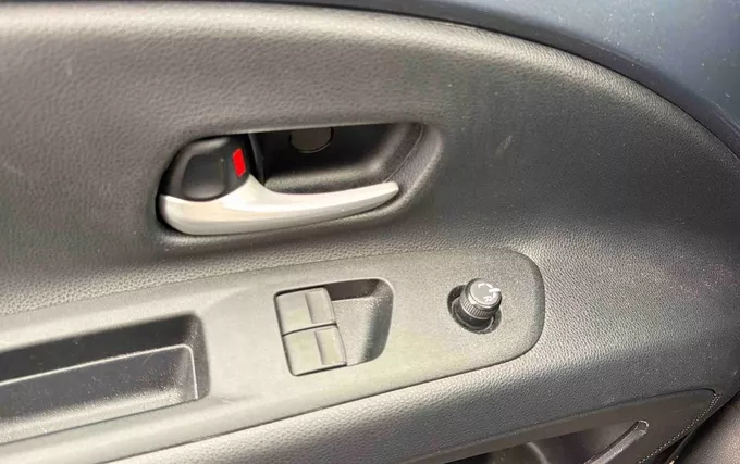 TOYOTA AYGO X 1.0 VVT-i 72 S-CVT Undercover photo 20 1104082