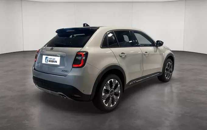 FIAT 600 T-Gen 3 1.2 Hybrid 145ch eDCT6 La Prima extérieur trois quart arrière droit 2132861