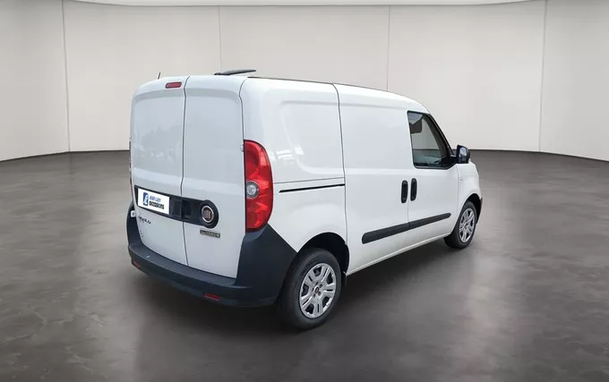 FIAT DOBLO CARGO FT 1.6 MULTIJET 105 BUSINESS extérieur trois quart arrière droit 106345