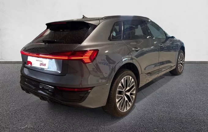 AUDI Q8 E-TRON 55 408 ch 114 kWh Quattro S line extérieur trois quart arrière droit 2129626