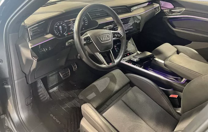 AUDI Q8 E-TRON 55 408 ch 114 kWh Quattro S line photo 11 2129626