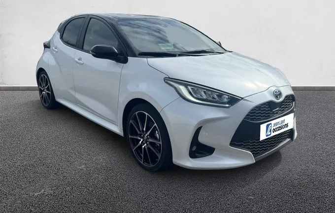 TOYOTA YARIS Hybride 116h GR Sport extérieur trois quart avant droit 1103402