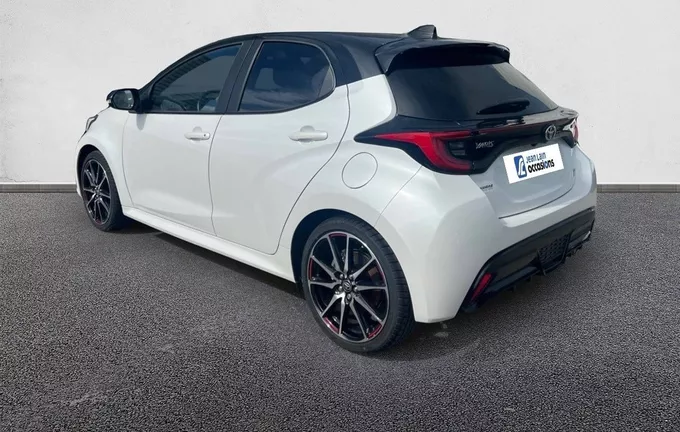 TOYOTA YARIS Hybride 116h GR Sport extérieur trois quart arrière gauche 1103402