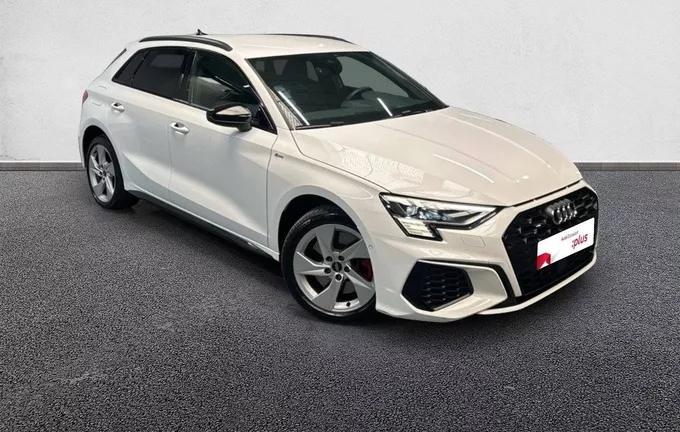 AUDI A3 Sportback 45 TFSIe 245 S tronic 6 extérieur trois quart avant droit 2119910