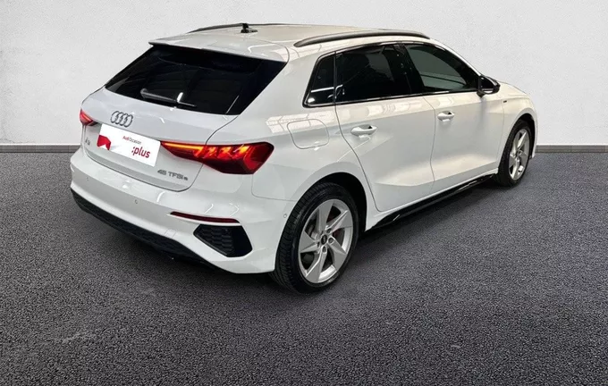 AUDI A3 Sportback 45 TFSIe 245 S tronic 6 extérieur trois quart arrière droit 2119910