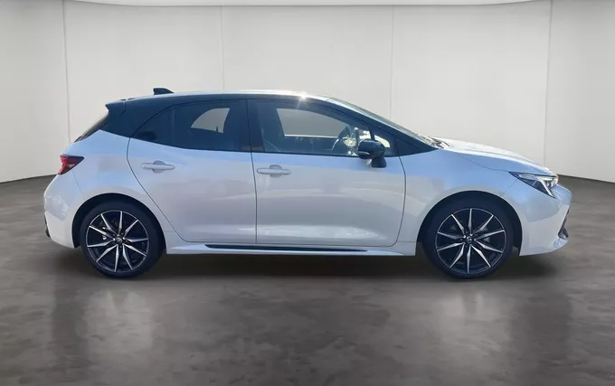 TOYOTA COROLLA HYBRIDE 140ch GR Sport extérieur côté droit 1104004