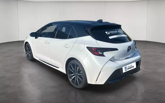TOYOTA COROLLA HYBRIDE 140ch GR Sport extérieur trois quart arrière gauche 1104004