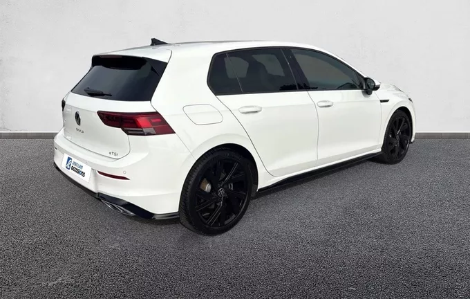 VOLKSWAGEN GOLF 1.5 eTSI OPF 150 DSG7 R-Line extérieur trois quart arrière droit 2131560