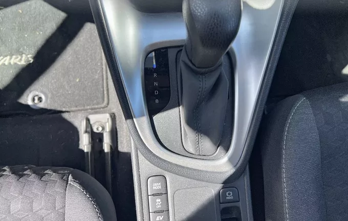 TOYOTA YARIS Hybride 116h Design photo 13 1103480