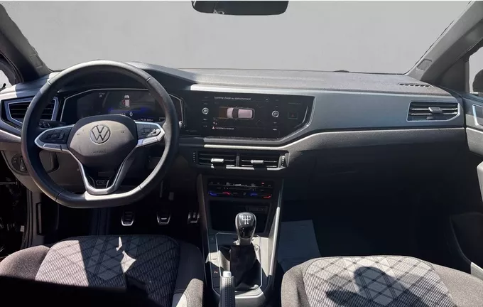 VOLKSWAGEN POLO 1.0 TSI 95 S&S BVM5 R-Line Edition extérieur trois quart avant droit 2130097