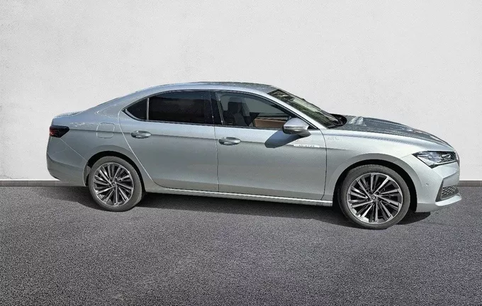SKODA SUPERB Berline 1.5 TSI mHEV 150 ch ACT DSG7 Laurin & Klement extérieur côté droit 9634
