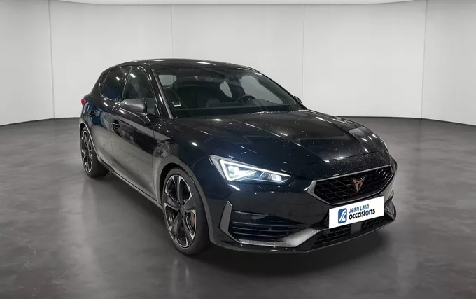 CUPRA LEON 2.0 TSI 300 ch DSG7 VZ extérieur trois quart avant droit 2131889