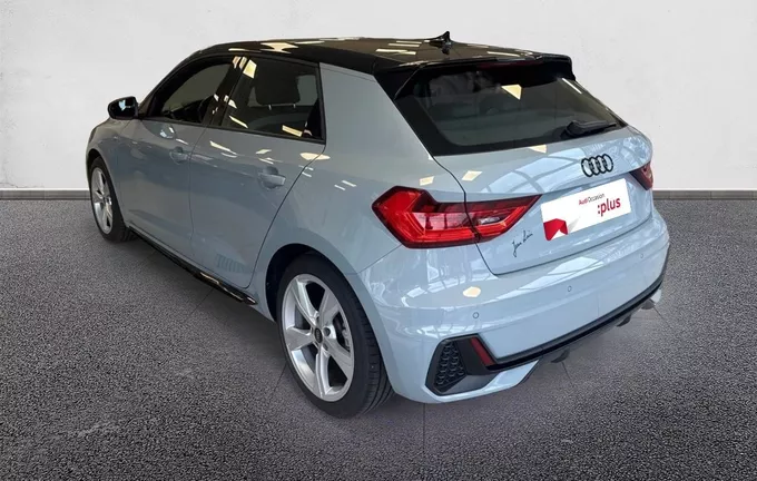 AUDI A1 Sportback 30 TFSI 110 ch S tronic 7 S Line extérieur trois quart arrière gauche 2130511