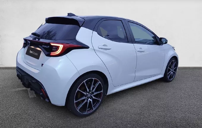 TOYOTA YARIS Hybride 116h GR Sport extérieur trois quart arrière droit 1103078