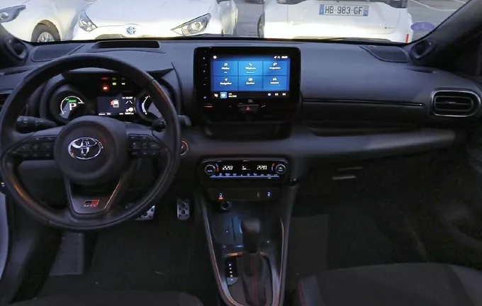 TOYOTA YARIS Hybride 116h GR Sport photo 18 1103078
