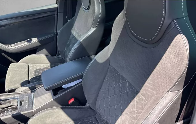 SKODA SUPERB Combi 2.0 TDI 200 SCR DSG7 4x4 Sportline extérieur trois quart arrière droit 2128294