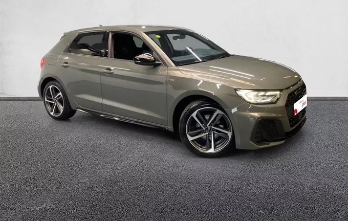 AUDI A1 Sportback 35 TFSI 150 ch S tronic 7 S Line extérieur trois quart avant droit 2131780