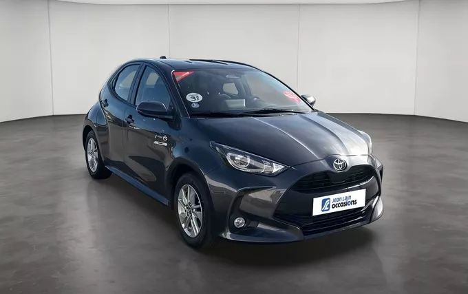 TOYOTA YARIS Hybride 116h Dynamic Business extérieur trois quart avant droit 1103920