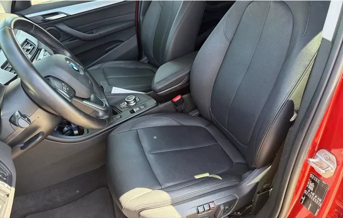 BMW X1 sDrive 18i 140 ch xLine extérieur trois quart arrière droit 213075