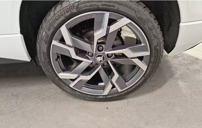 SKODA KAROQ 2.0 TDI 150 ch SCR DSG7 4x4 Sportline photo 10 2130110